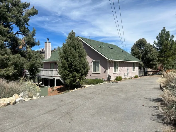 $2,300 | 15425 Live Oak Way, Pine Mountain Club, CA 93222