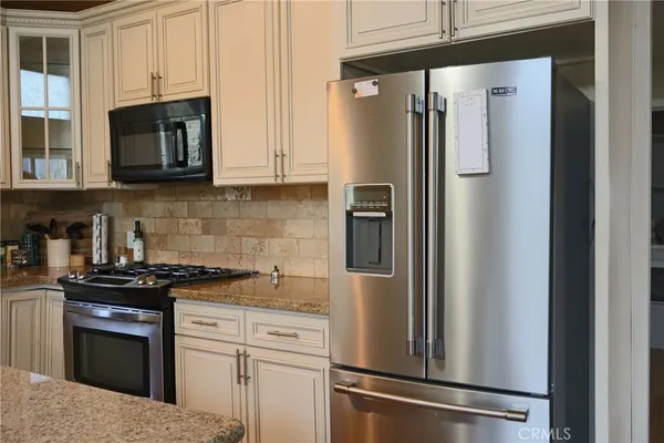 $2,300 | 15425 Live Oak Way, Pine Mountain Club, CA 93222