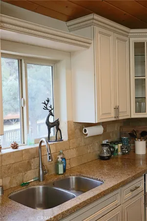 $2,300 | 15425 Live Oak Way, Pine Mountain Club, CA 93222