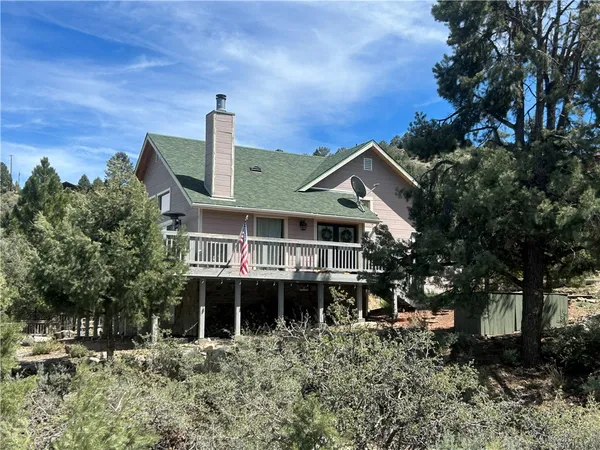 $2,300 | 15425 Live Oak Way, Pine Mountain Club, CA 93222