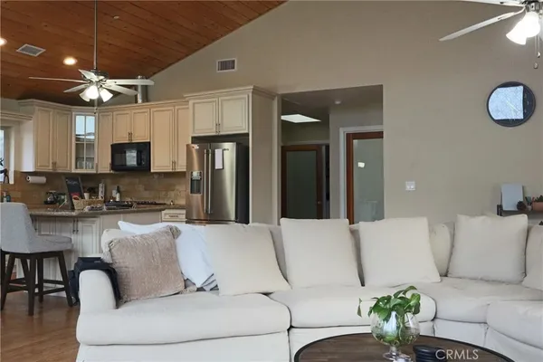 $2,300 | 15425 Live Oak Way, Pine Mountain Club, CA 93222