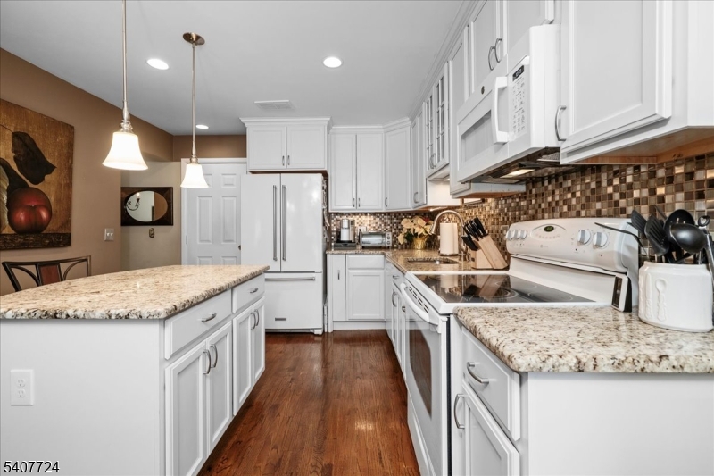 52 Manor Square Sparta, NJ 07871 - Photo 13 of 48