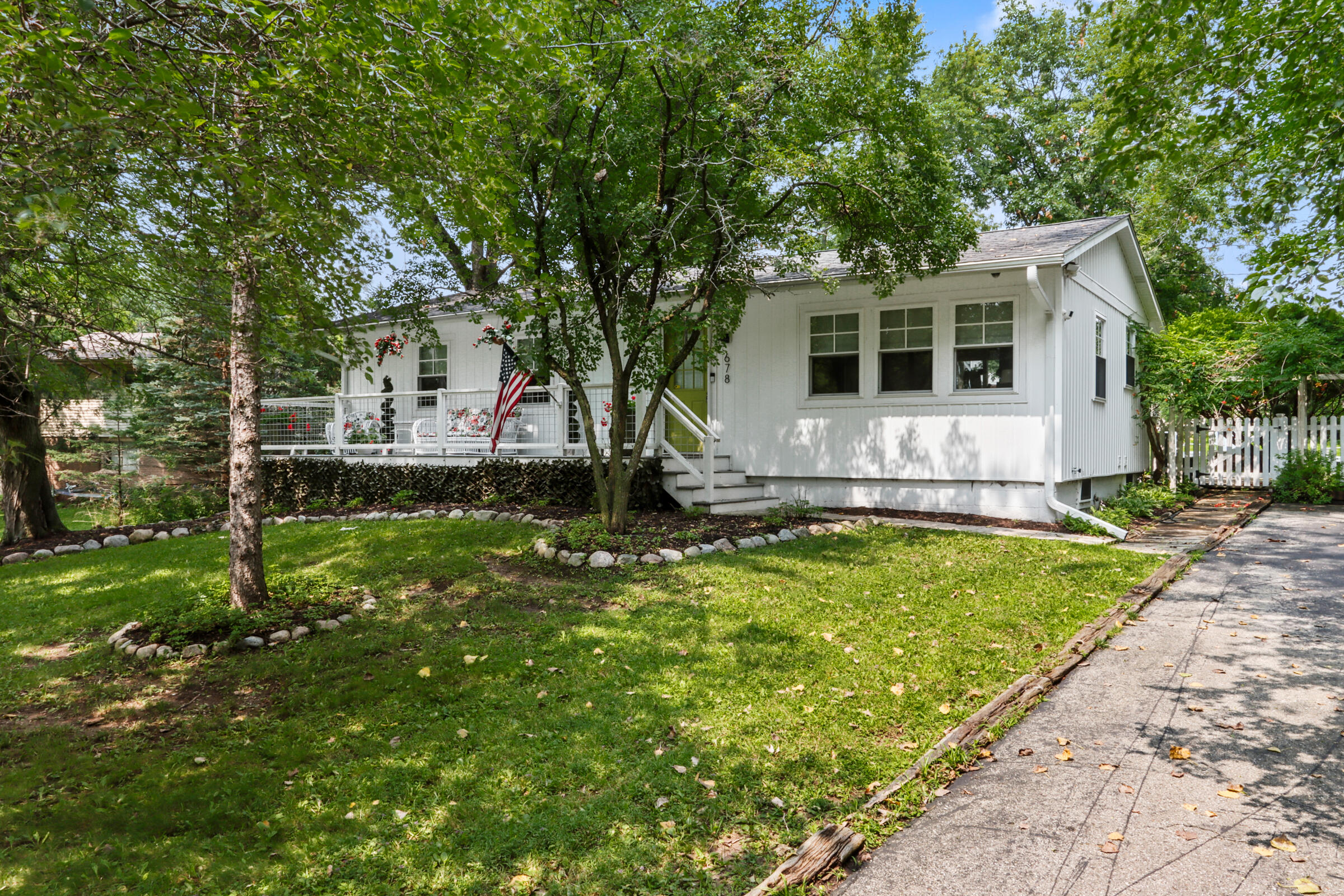 678 South Lake Shore Drive Fontana, WI 53125 - Photo 1 of 1 Front Elevation