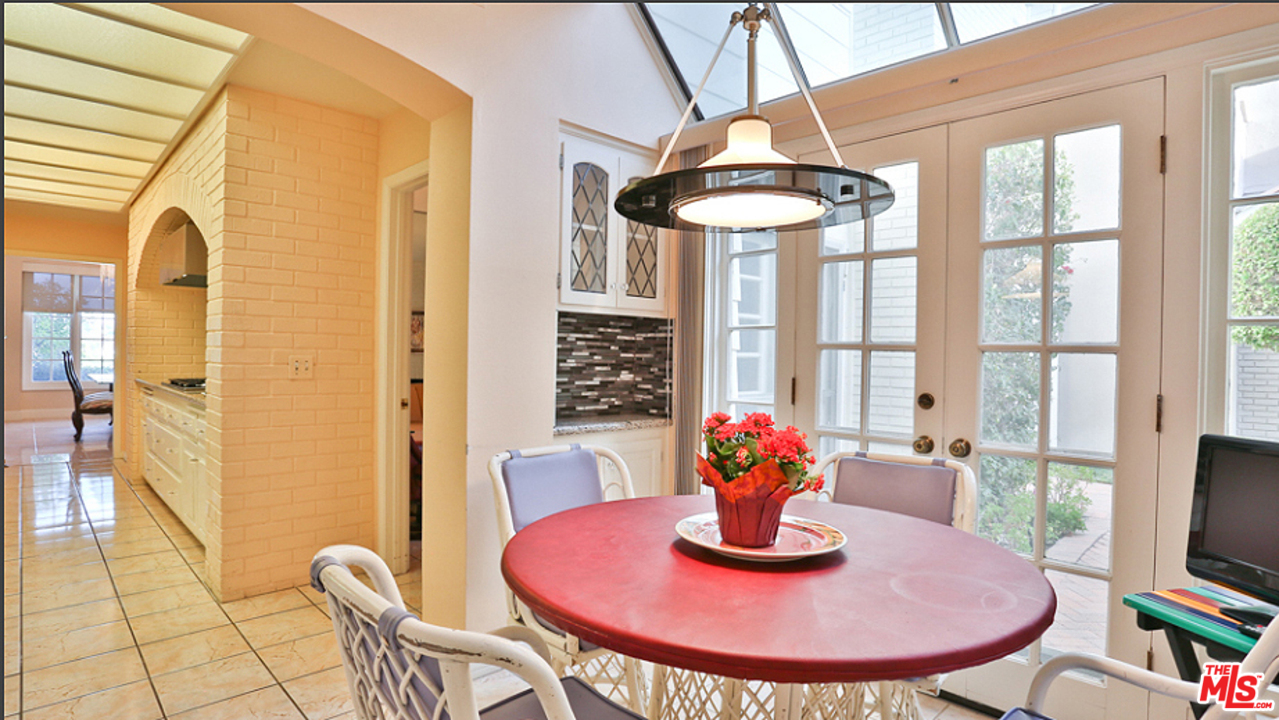 12307 Ridge Circle Los Angeles, CA 90049 - Photo 14 of 27