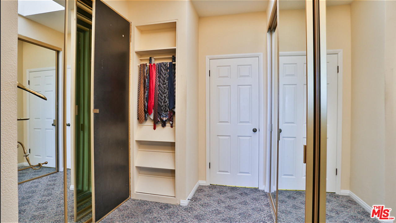 12307 Ridge Circle Los Angeles, CA 90049 - Photo 20 of 27