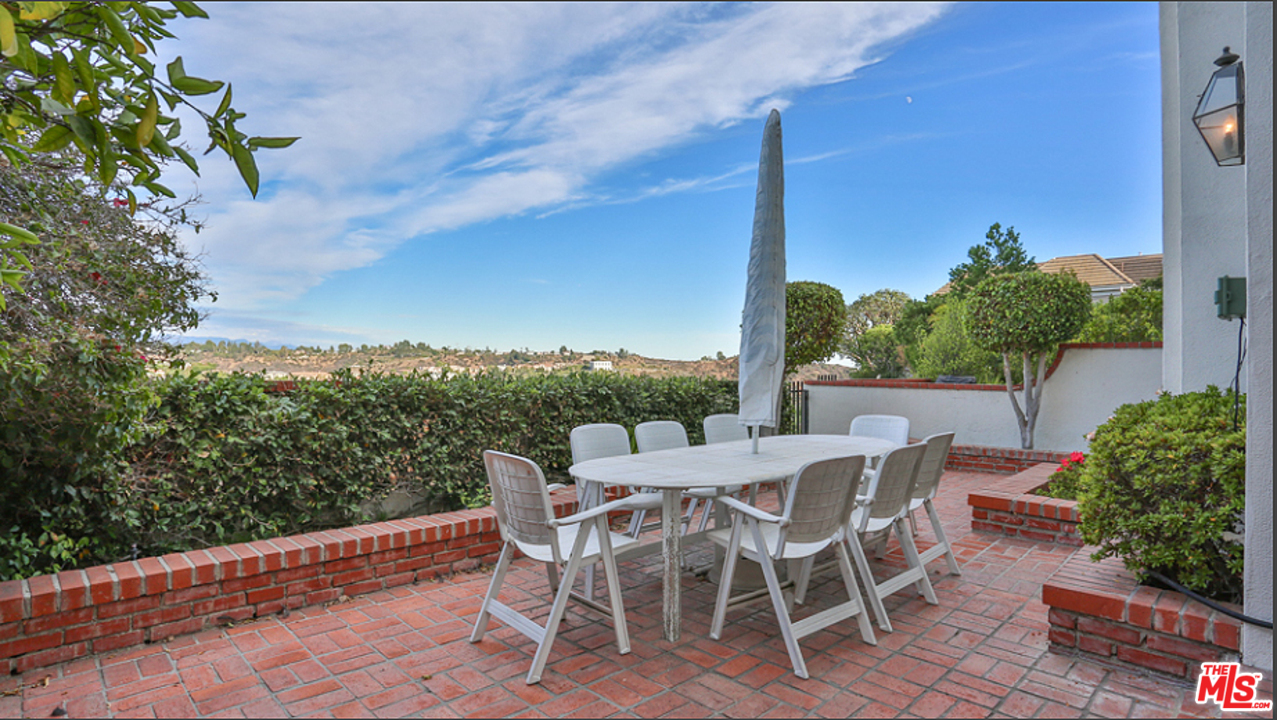 12307 Ridge Circle Los Angeles, CA 90049 - Photo 25 of 27