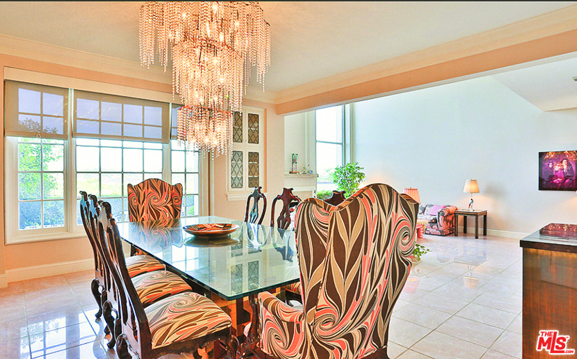 12307 Ridge Circle Los Angeles, CA 90049 - Photo 9 of 27