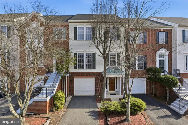 $3,000 | 25559 Fretton Square, Chantilly, VA 20152