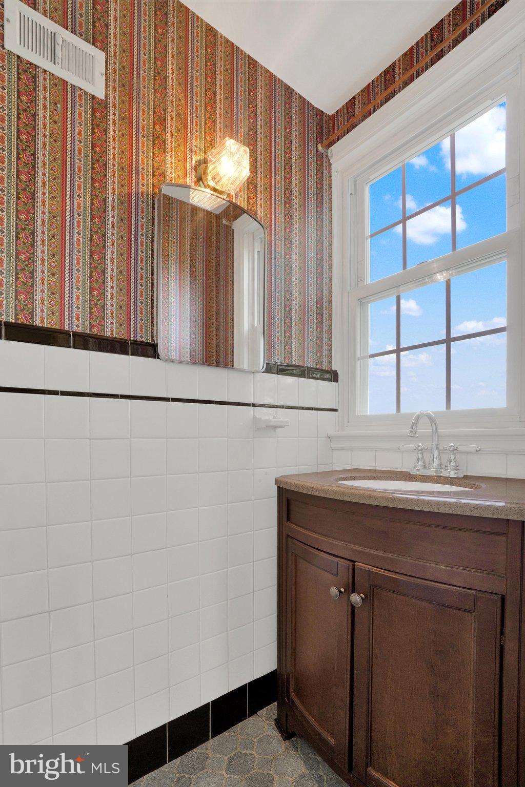 303 Edgehill Road York, PA 17403 - Photo 14 of 28 Gallery Image 14