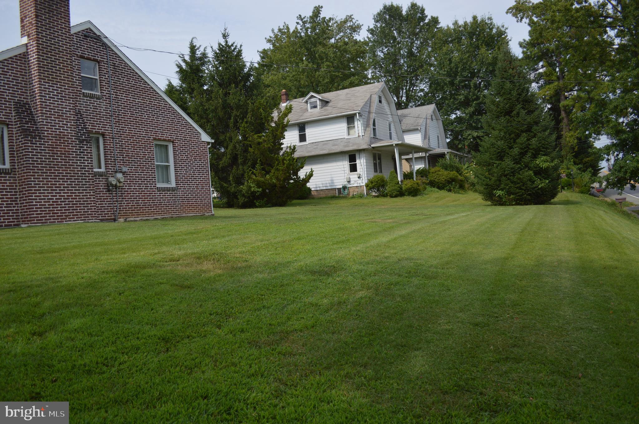 230 Dutton Mill Road Brookhaven, PA 19015 - Photo 28 of 29 Side yard