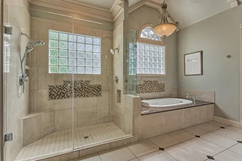 $1,595,000 | 319 South Silvershire Circle, The Woodlands, TX 77381