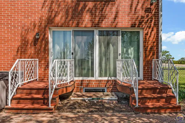 $550,000 | 9335 Southwest 61st Street, Auburn, KS 66402
