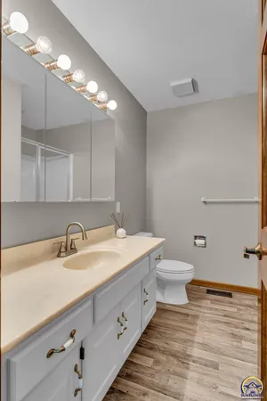$550,000 | 9335 Southwest 61st Street, Auburn, KS 66402