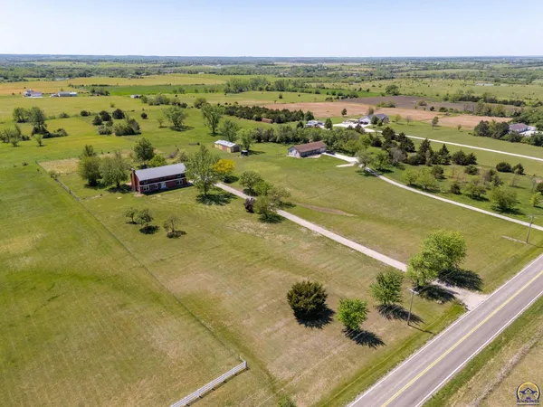 $550,000 | 9335 Southwest 61st Street, Auburn, KS 66402