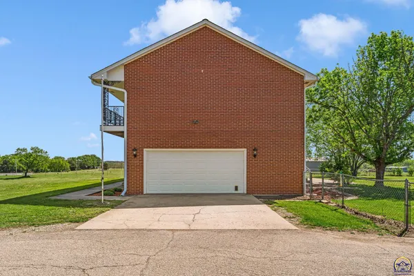 $550,000 | 9335 Southwest 61st Street, Auburn, KS 66402