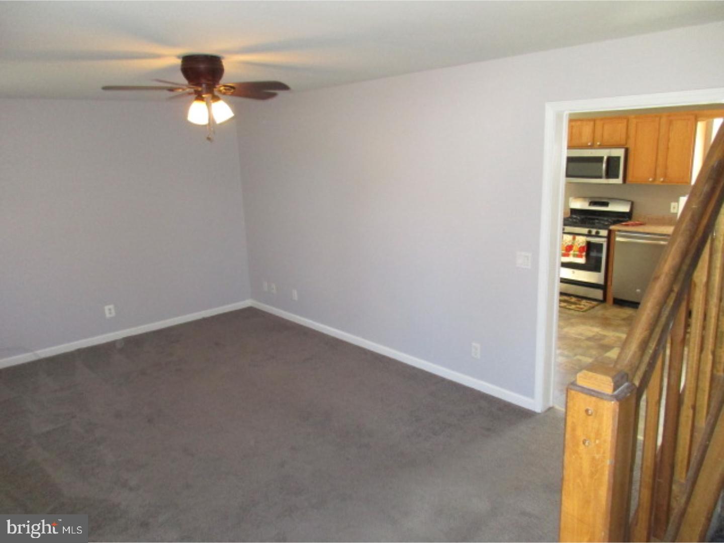121 Quaker Road Pennsville, NJ 08070 - Photo 12 of 24 Living Room