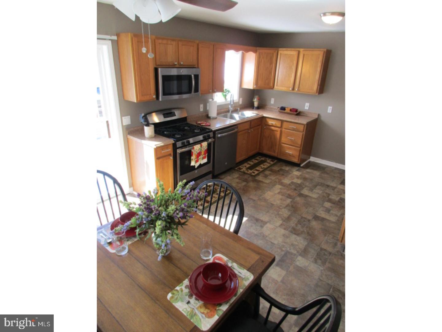 121 Quaker Road Pennsville, NJ 08070 - Photo 7 of 24