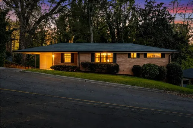 $400,000 | 549 Park St Place, Gainesville, GA 30501