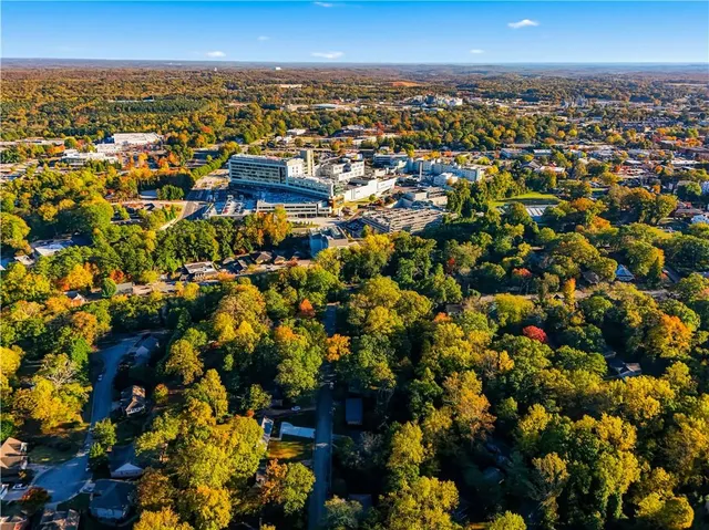 $400,000 | 549 Park St Place, Gainesville, GA 30501