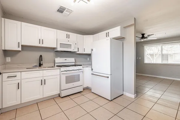 $1,300 | 4421 North 23rd Avenue, Unit 2, Phoenix, AZ 85015