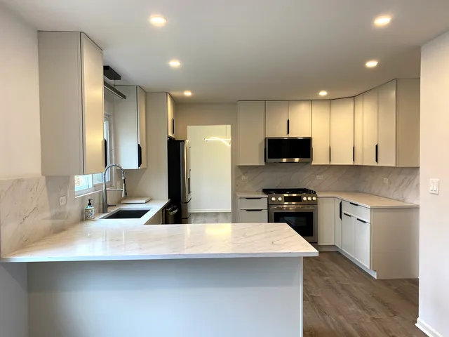 $4,000 | 1346 Leverenz Road, Naperville, IL 60564