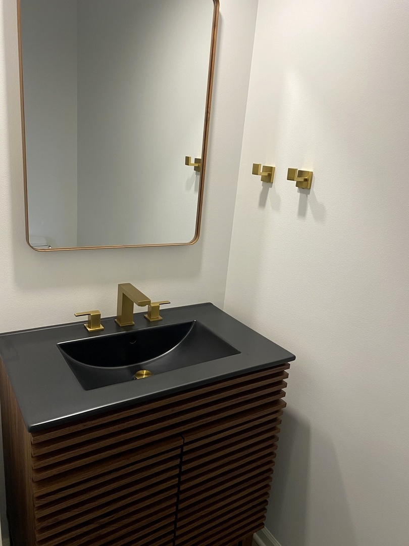 1346 Leverenz Road Naperville, IL 60564 - Photo 9 of 26