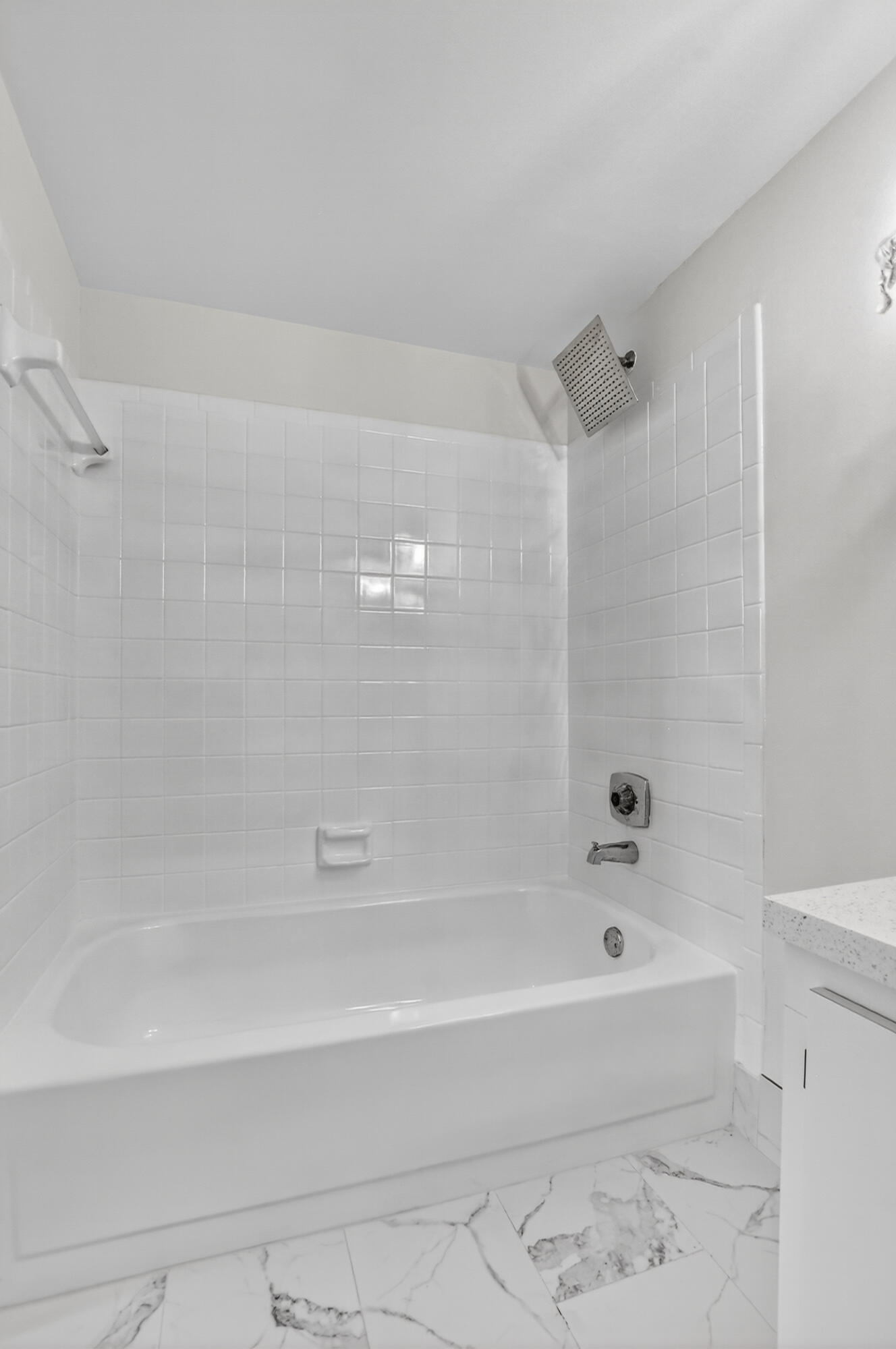 23344 Carolwood Lane, Unit 306 Boca Raton, FL 33428 - Photo 11 of 25 bath