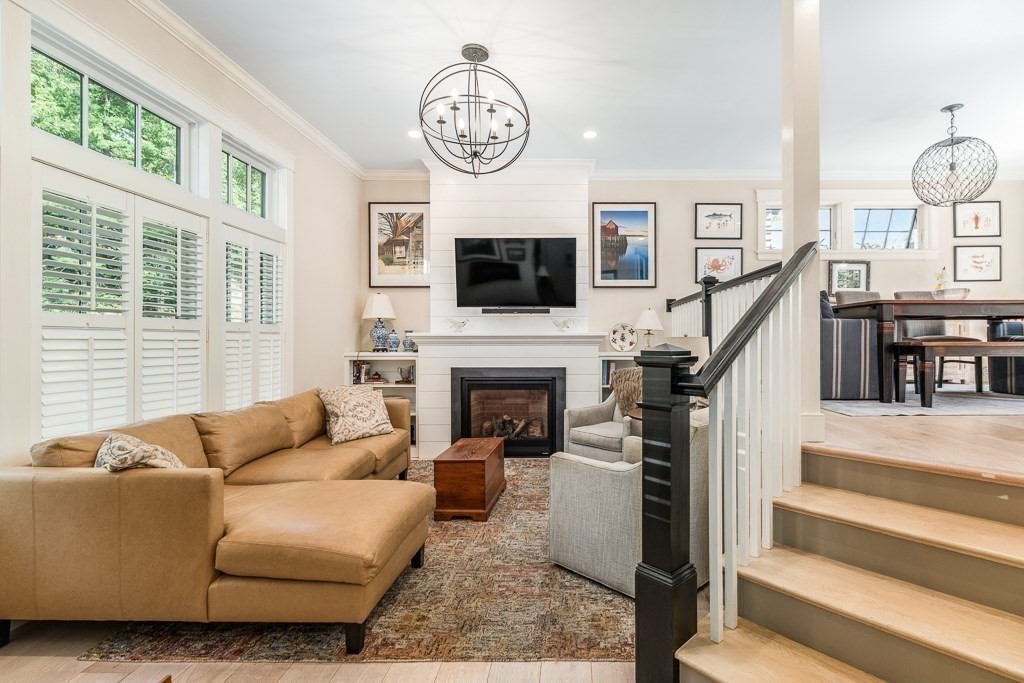 582 R Hale Street, Unit 1 Beverly, MA 01915 - Photo 4 of 31 Gallery Image 4