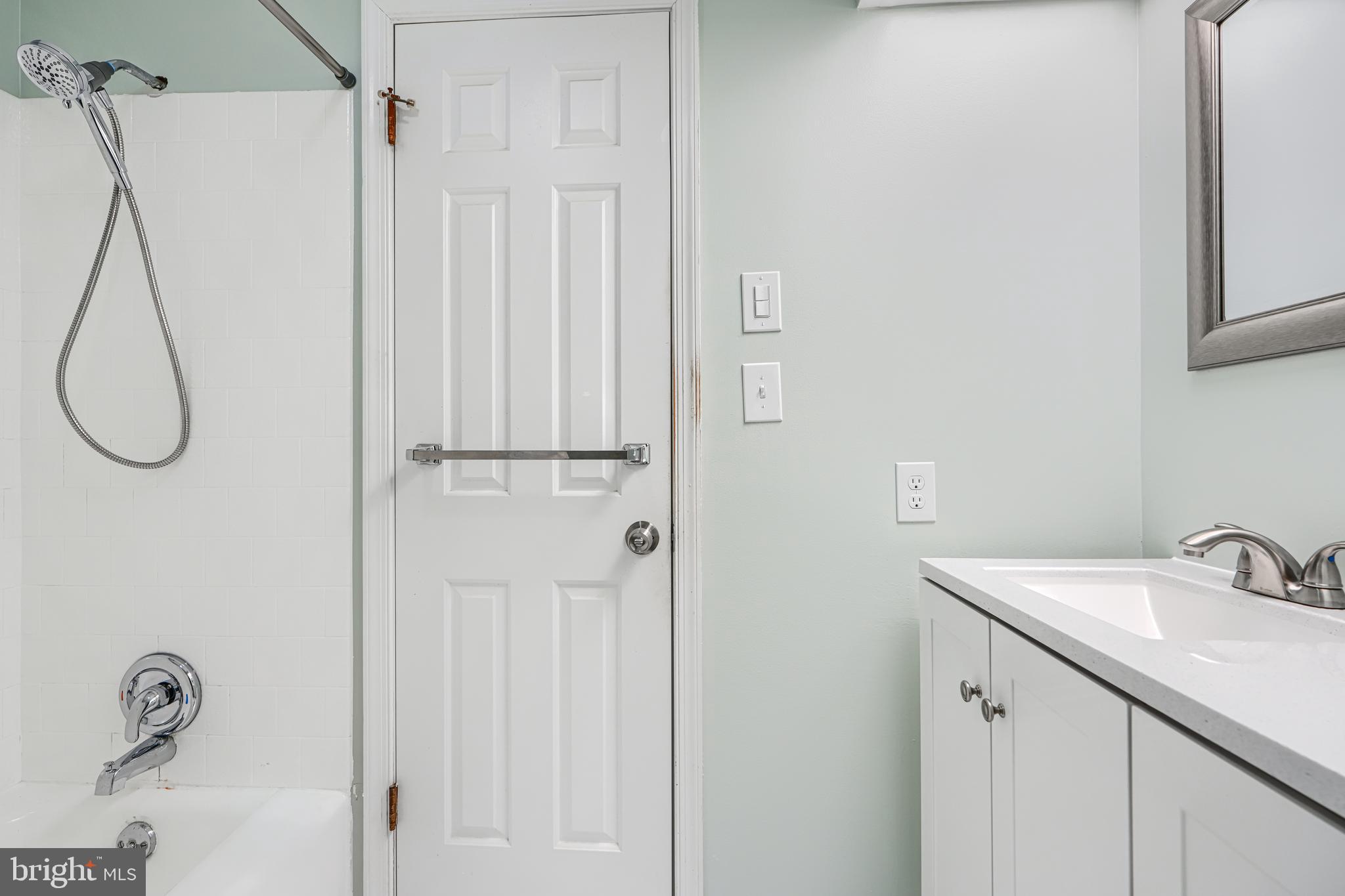 4312 Silver Spring Road Perry Hall, MD 21236 - Photo 18 of 31 Primary Bathroom