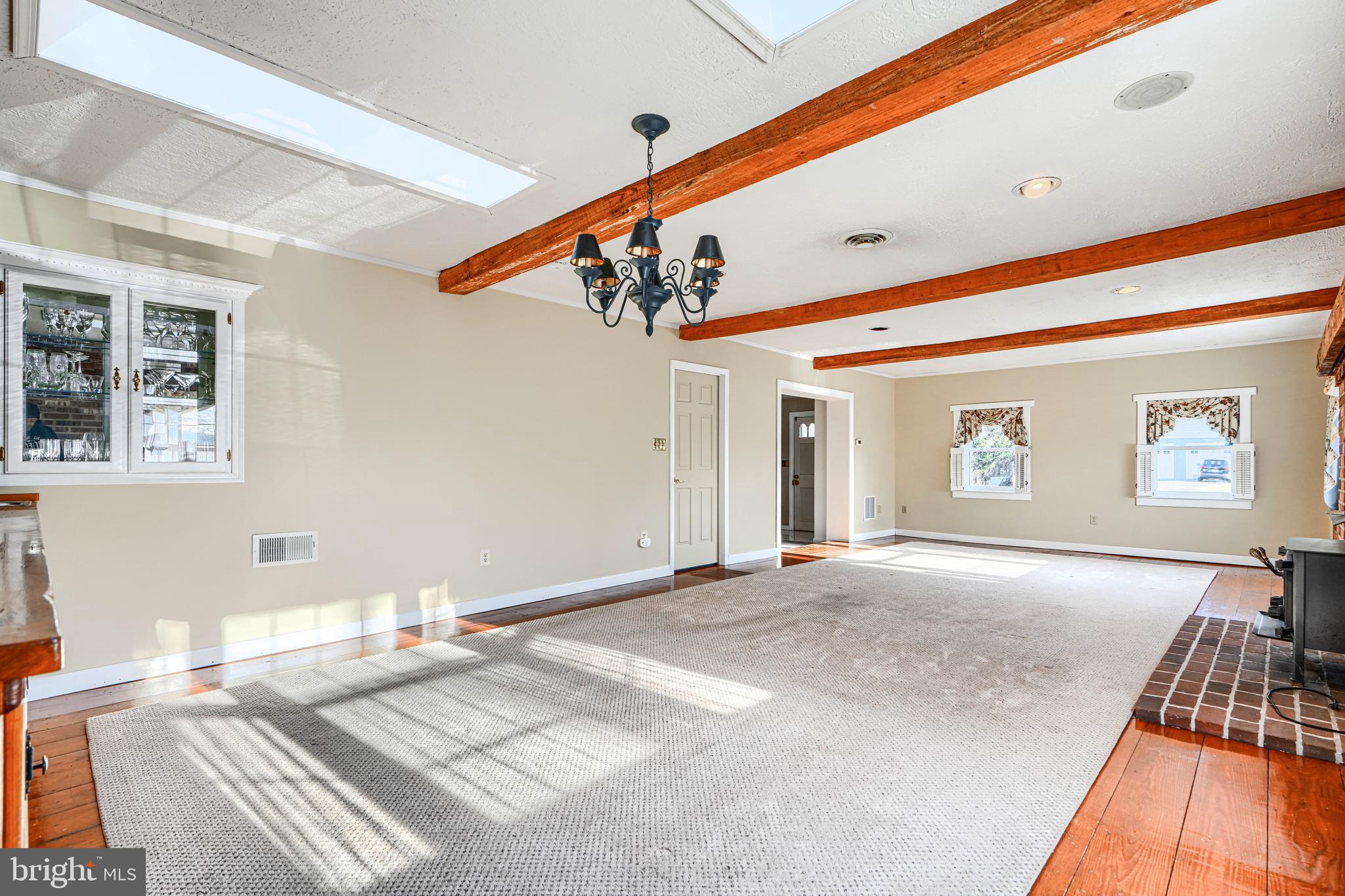 4312 Silver Spring Road Perry Hall, MD 21236 - Photo 5 of 31 Living Room