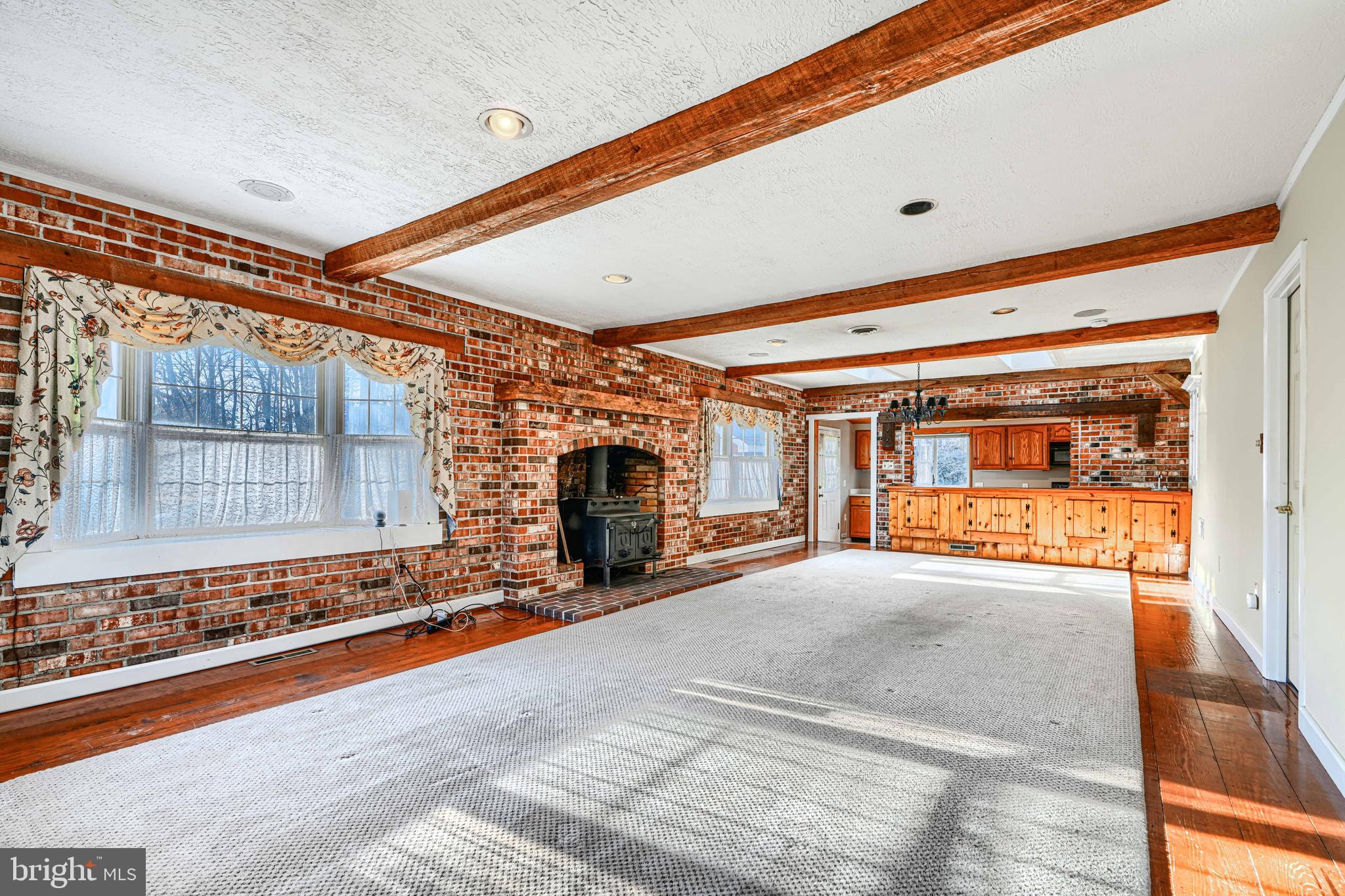 4312 Silver Spring Road Perry Hall, MD 21236 - Photo 6 of 31 Living Room