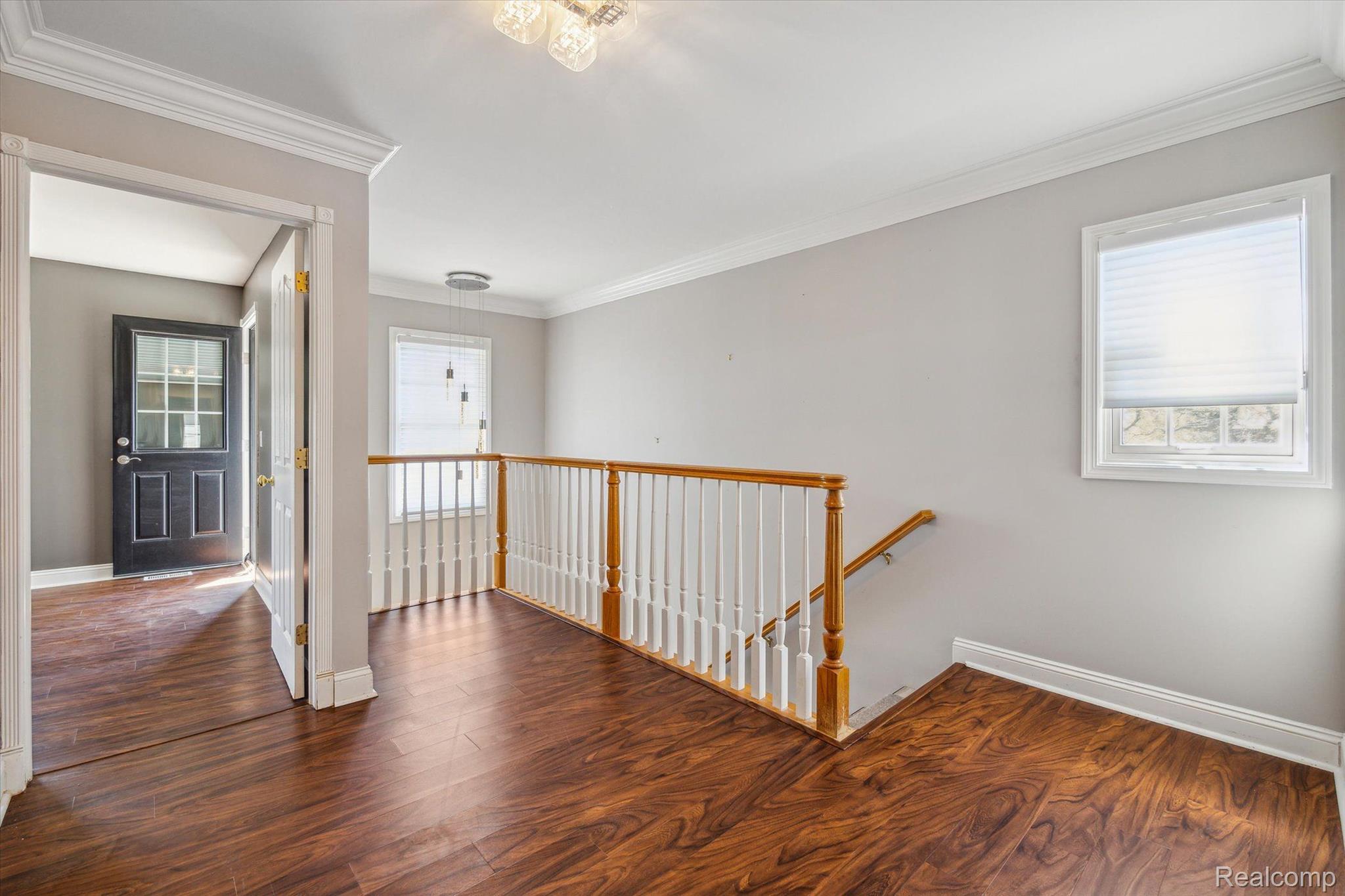 1670 Normandy Road, Unit 10 Clawson, MI 48017 - Photo 22 of 28 Loft/Landing