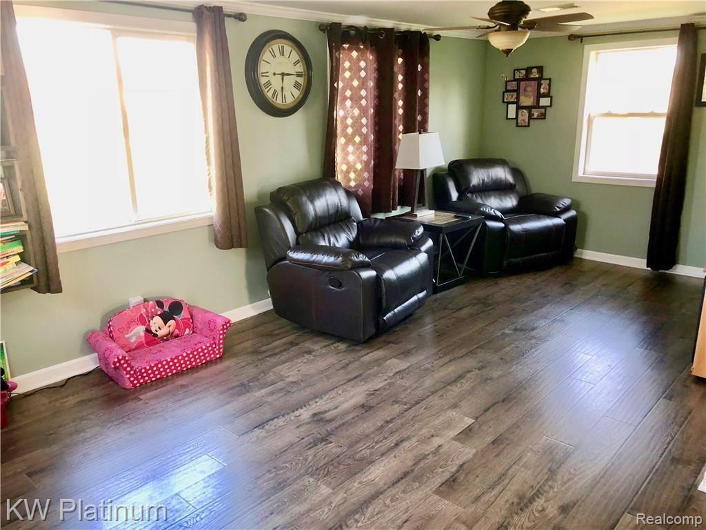 1327 Allen Road Smiths Creek, MI 48074 - Photo 9 of 23 IMG_1337.jpg