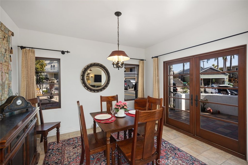 240 Avenida Rosa, Unit B San Clemente, CA 92672 - Photo 11 of 31 Dining area.
