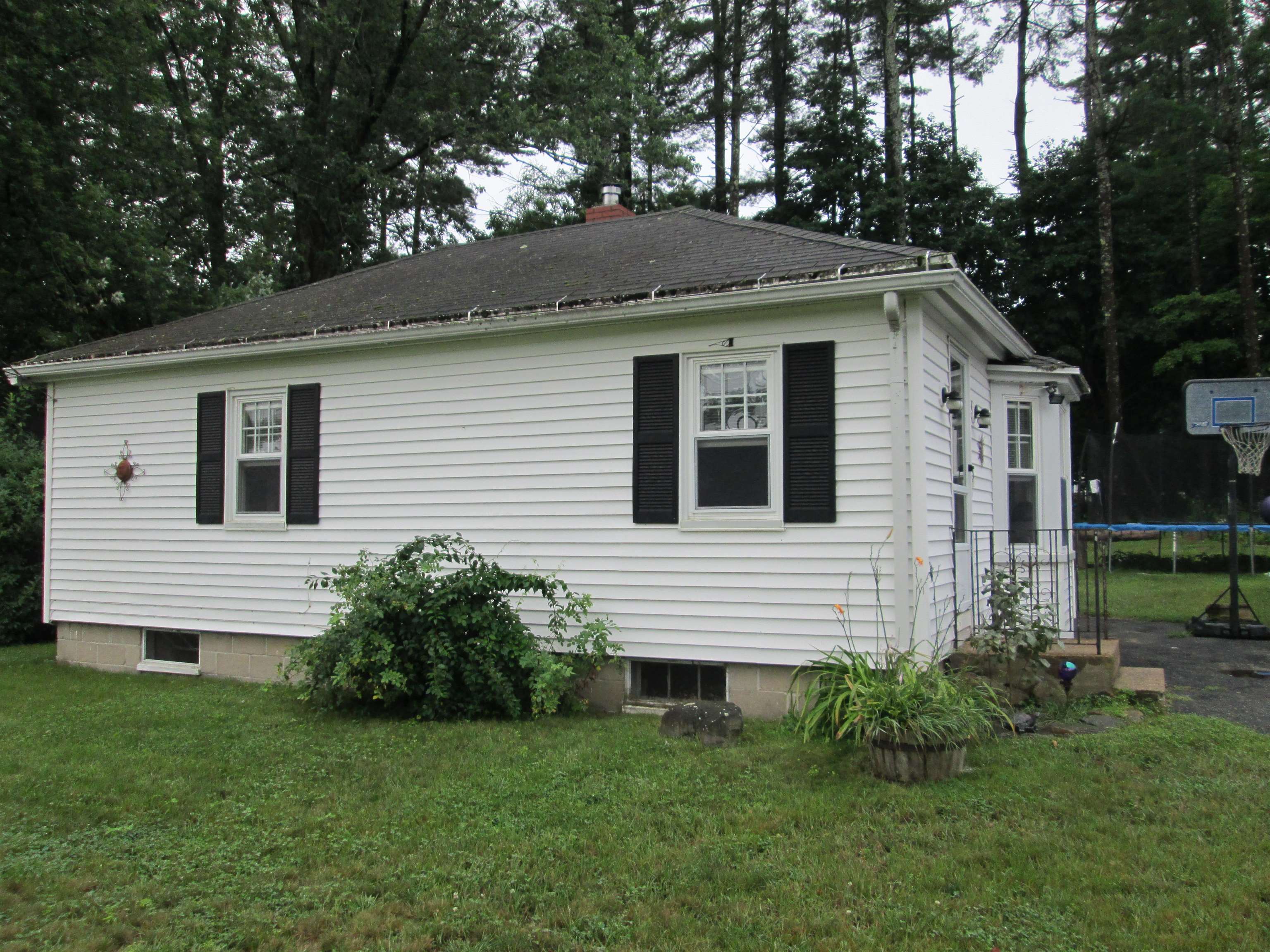 96 Littleworth Road Dover, NH 03820 - Photo 1 of 11