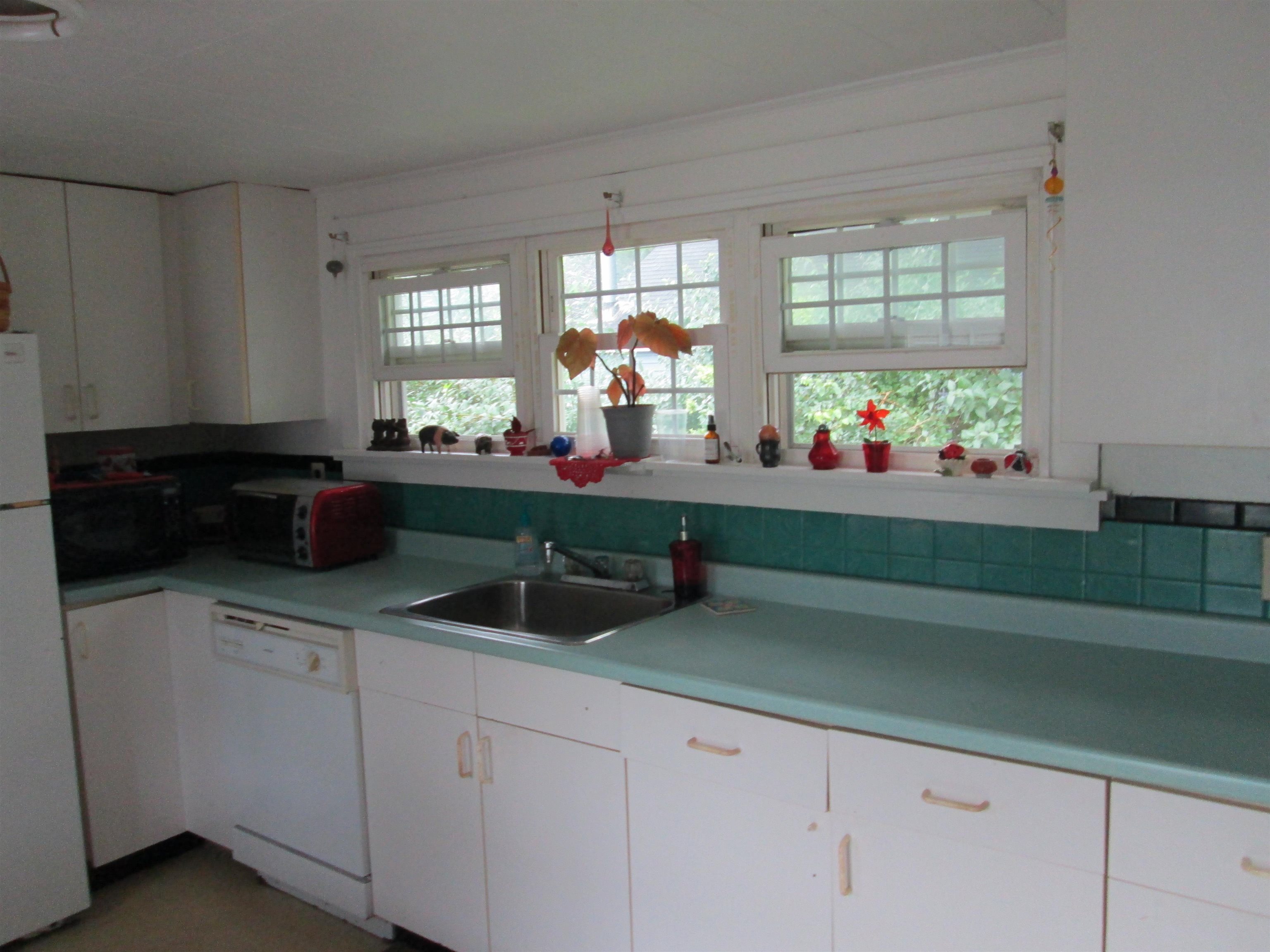 96 Littleworth Road Dover, NH 03820 - Photo 5 of 11