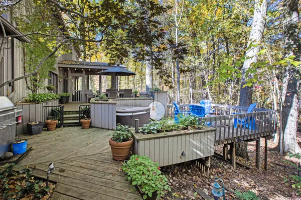 $1,025,000 | 3444 Wagner Woods Court, Ann Arbor, MI 48103