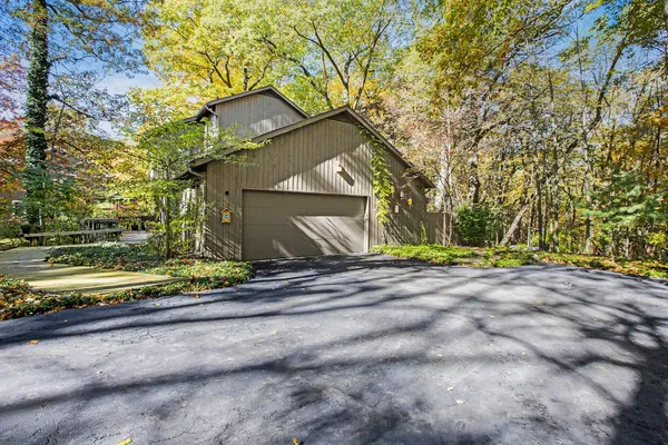 $1,025,000 | 3444 Wagner Woods Court, Ann Arbor, MI 48103