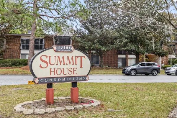 $149,000 | 1700 Southwest 16th Court, Unit P24, Gainesville, FL 32608