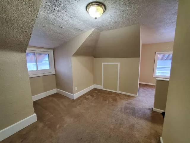 $61,500 | 806 West Walnut Street, Carbondale, IL 62901