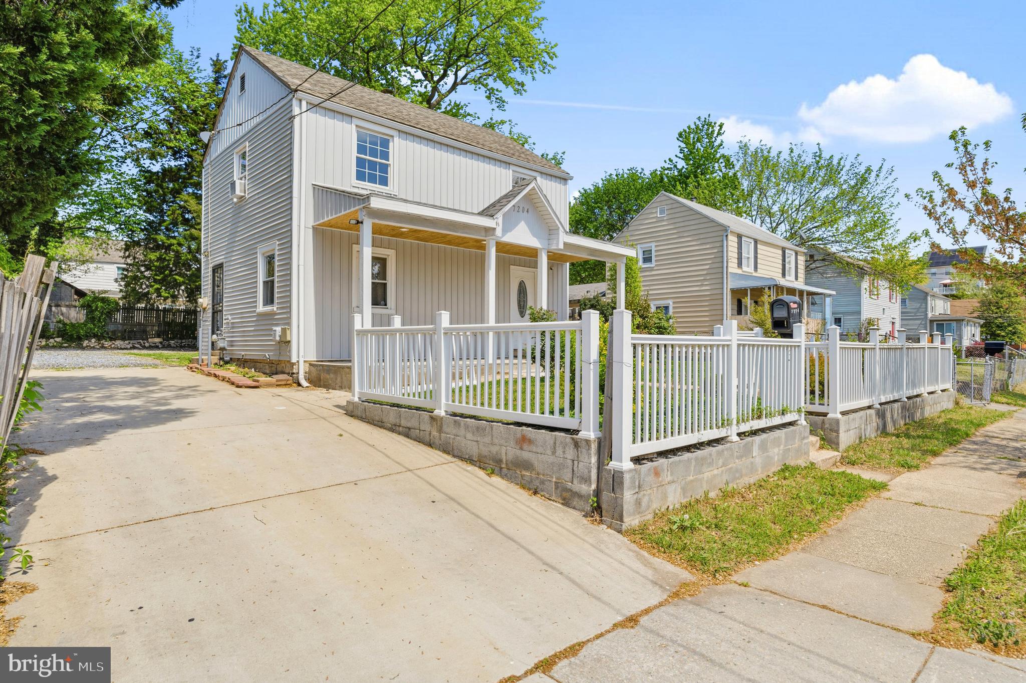 7204 East Inwood Street Landover, MD 20785 - Photo 2 of 29 Driveway