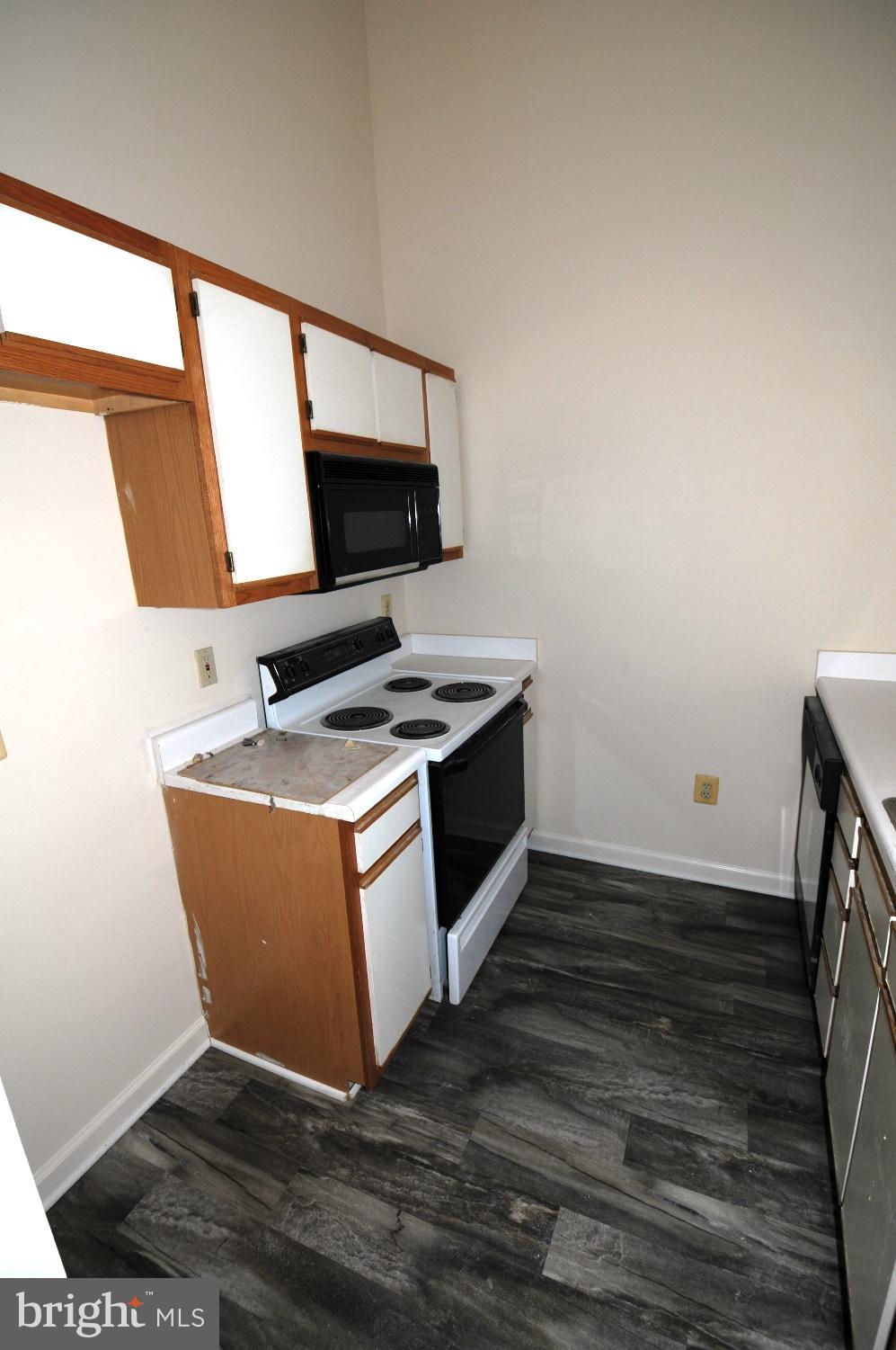 602 Moonglow Road, Unit 302 Odenton, MD 21113 - Photo 9 of 11 Kitchen