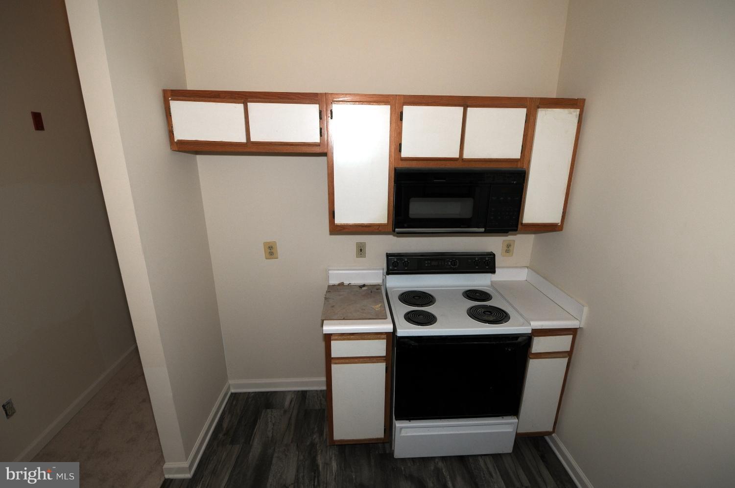 602 Moonglow Road, Unit 302 Odenton, MD 21113 - Photo 10 of 11 Kitchen