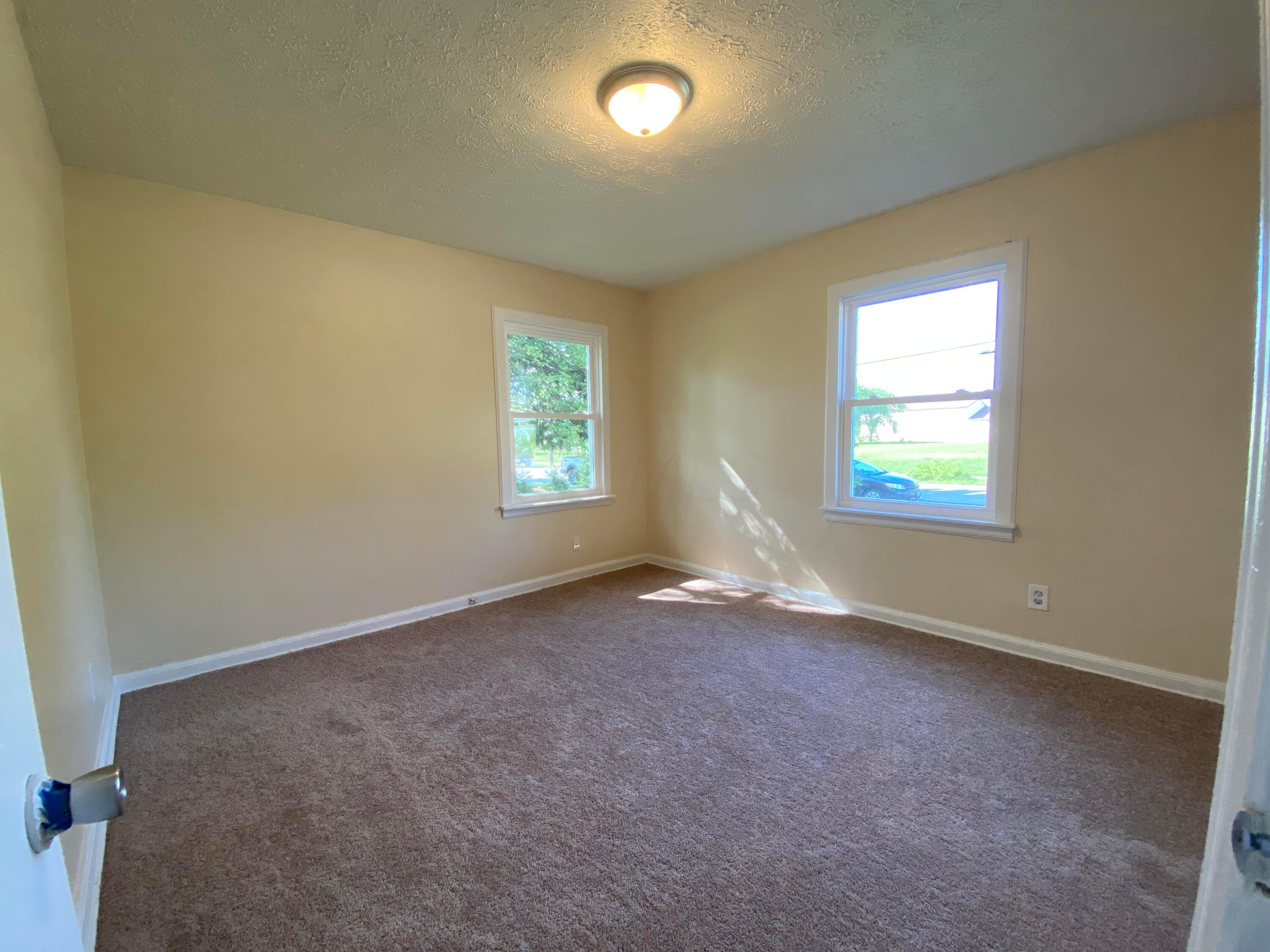 1107 Smith Road Columbus, OH 43207 - Photo 5 of 22