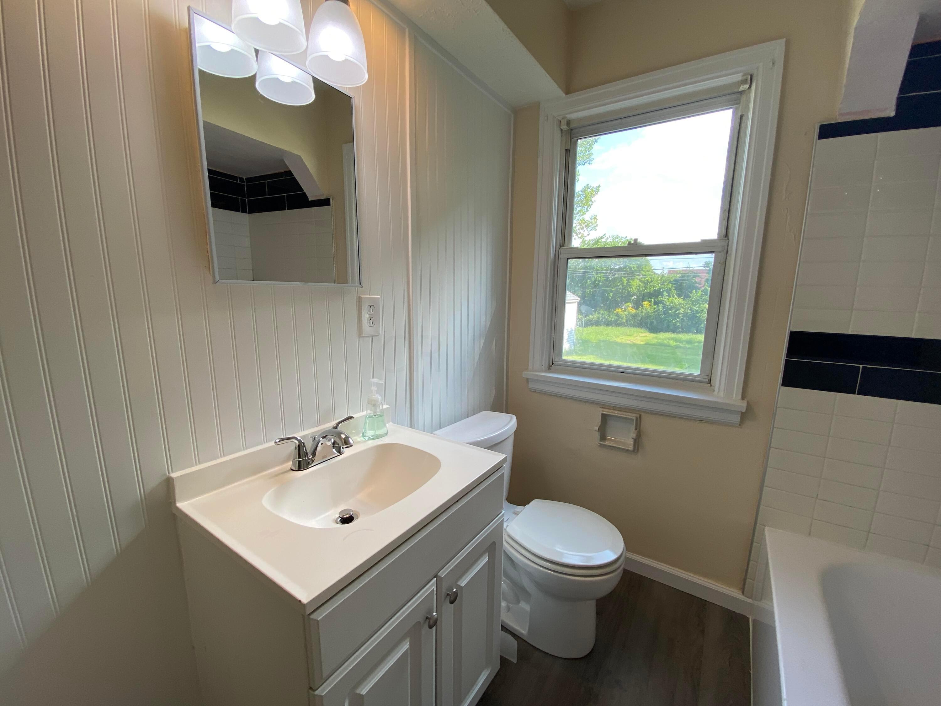 1107 Smith Road Columbus, OH 43207 - Photo 8 of 22