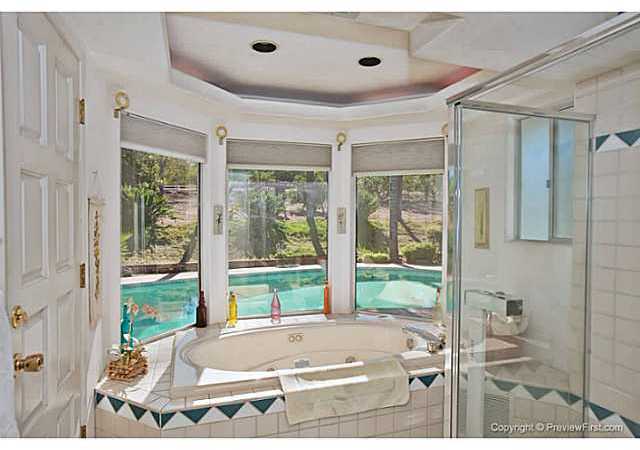 10237 Quail Canyon Road El Cajon, CA 92021 - Photo 15 of 24 Hallway Bathroom ... has doorway to yard