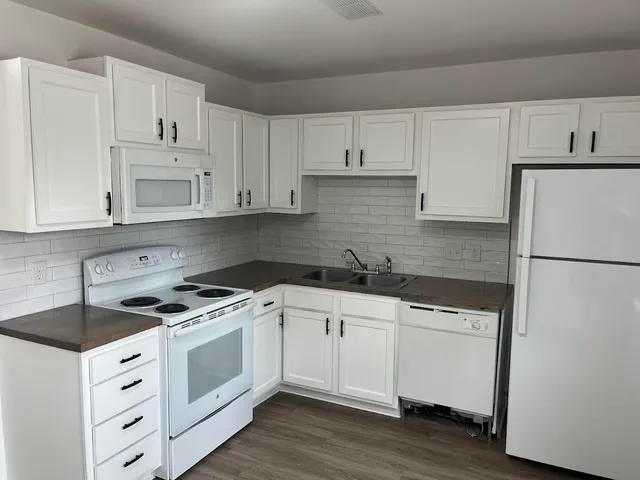 $1,750 | 1 South Anderson Avenue, Unit B, Charleston, SC 29412