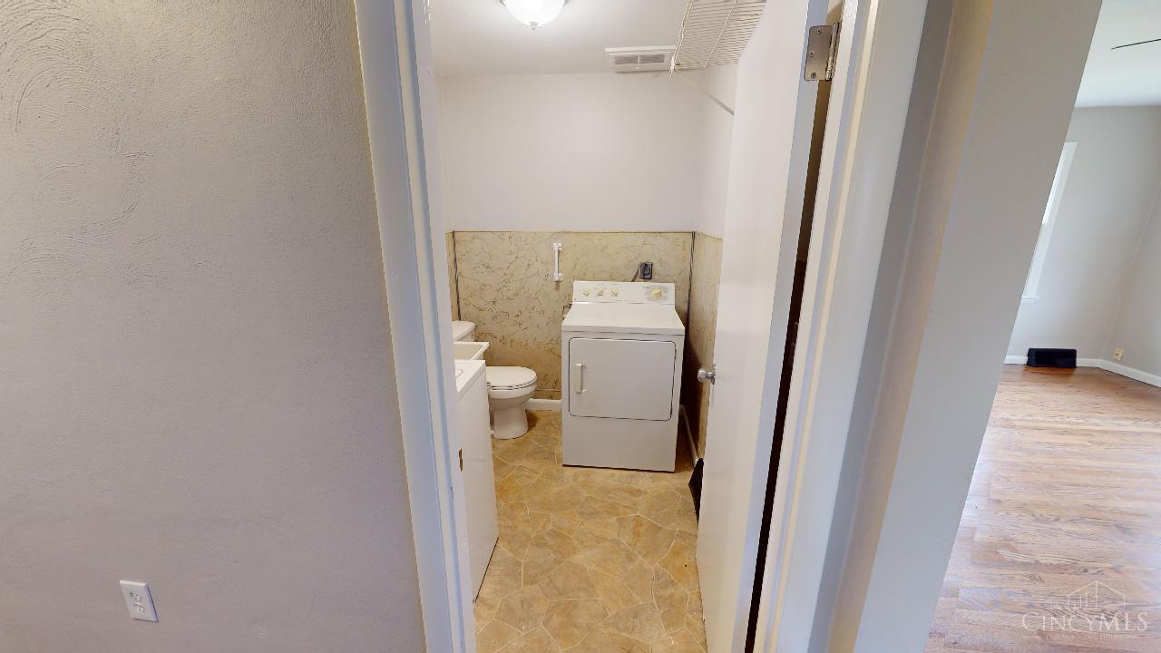 5819 Hendrickson Road Franklin, OH 45005 - Photo 14 of 16 Gallery Image 14