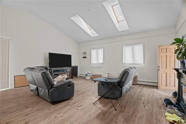 $749,900 | 129 Simmonsville Avenue, Johnston, RI 02919