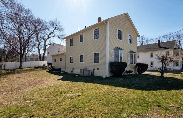 $769,900 | 129 Simmonsville Avenue, Johnston, RI 02919